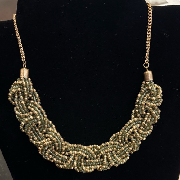 Jewelry - Elegant Gold Beaded Necklace C1948 (Aw16)